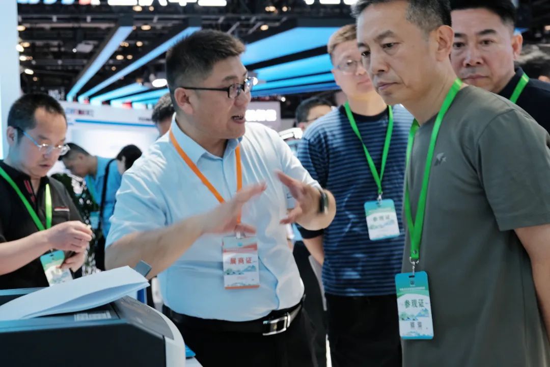 1747316955110161fWSF.jpeg ebc55aaec8dc2208a9ca9a3bdb56859c.jpeg