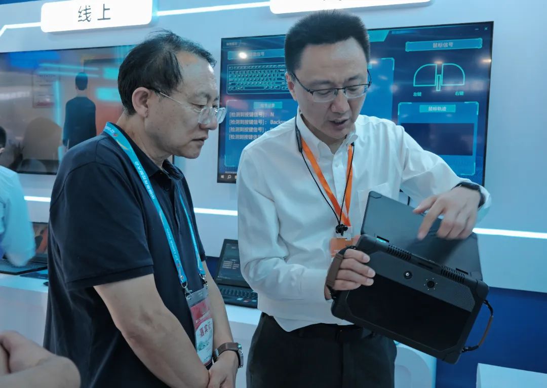 17473170506375937B9P.jpeg f84052ed6d6c667291f233046c329cdf.jpeg